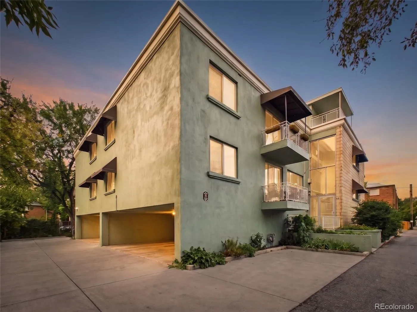 830 East 11th Avenue, Unit 103, Denver, CO, current listing represented by Robert An